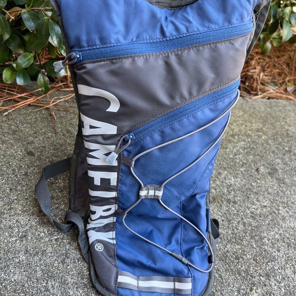 CAMELBAK BACKPACK COLLAPSIBLE CUP STRAW LIKE NEW